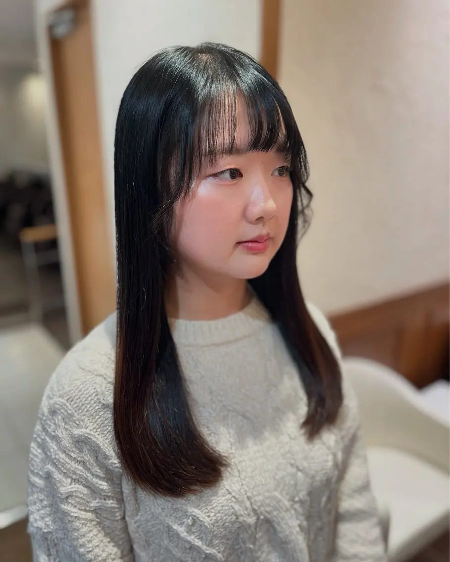 ロング レイヤーカット ローレイヤー 伊藤 アユミの眉毛・アイブロウイメージ