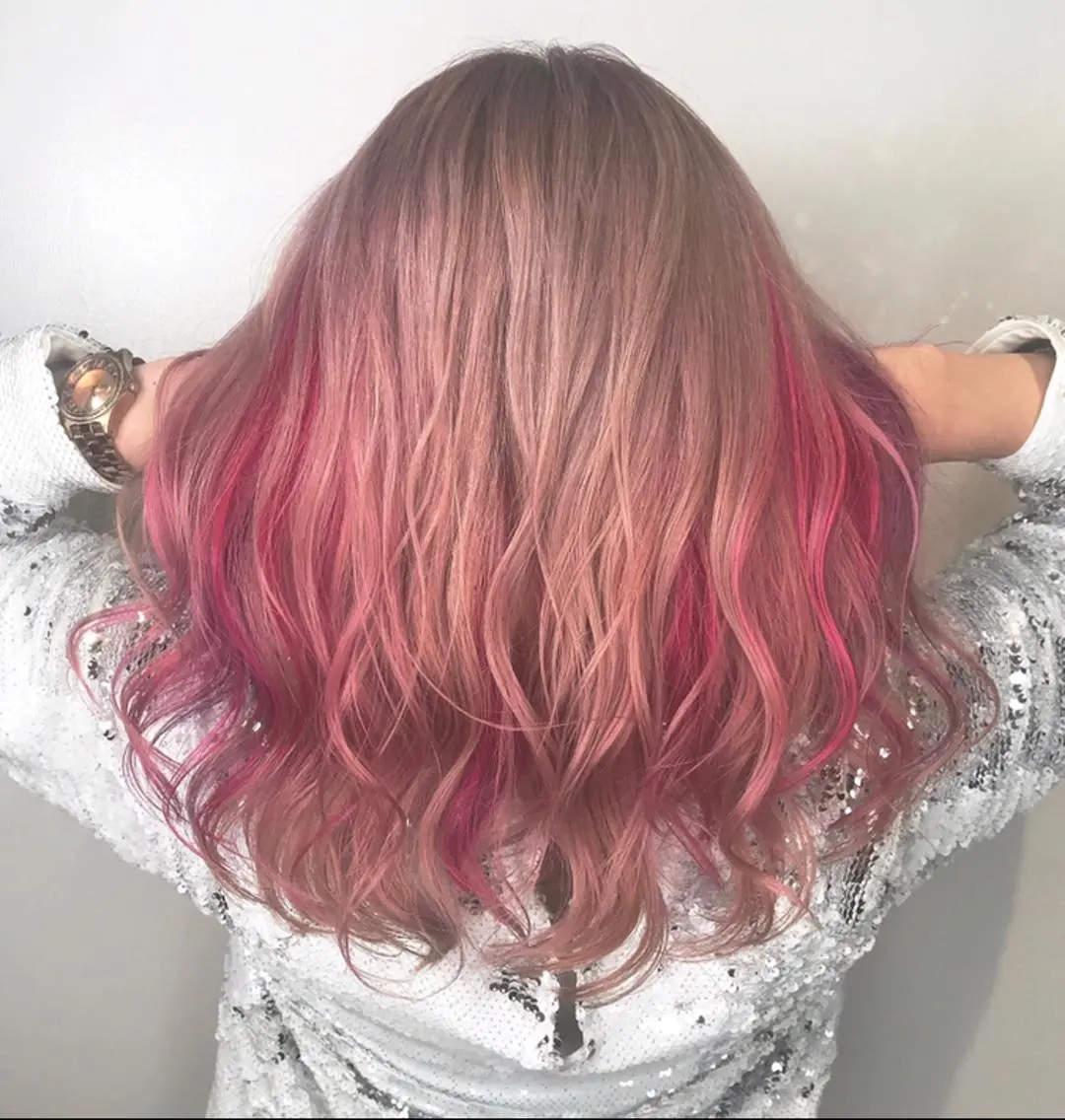 セミロング カラー ピンクカラー 森本 笑のヘアスタイル