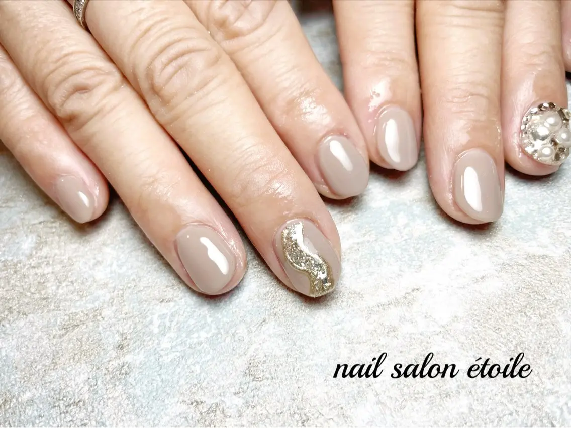 ネイル アートネイル ブラウン ホログラムネイル ミラーネイル ストーンネイル ハンドネイル nail salon étoileのネイルデザイン