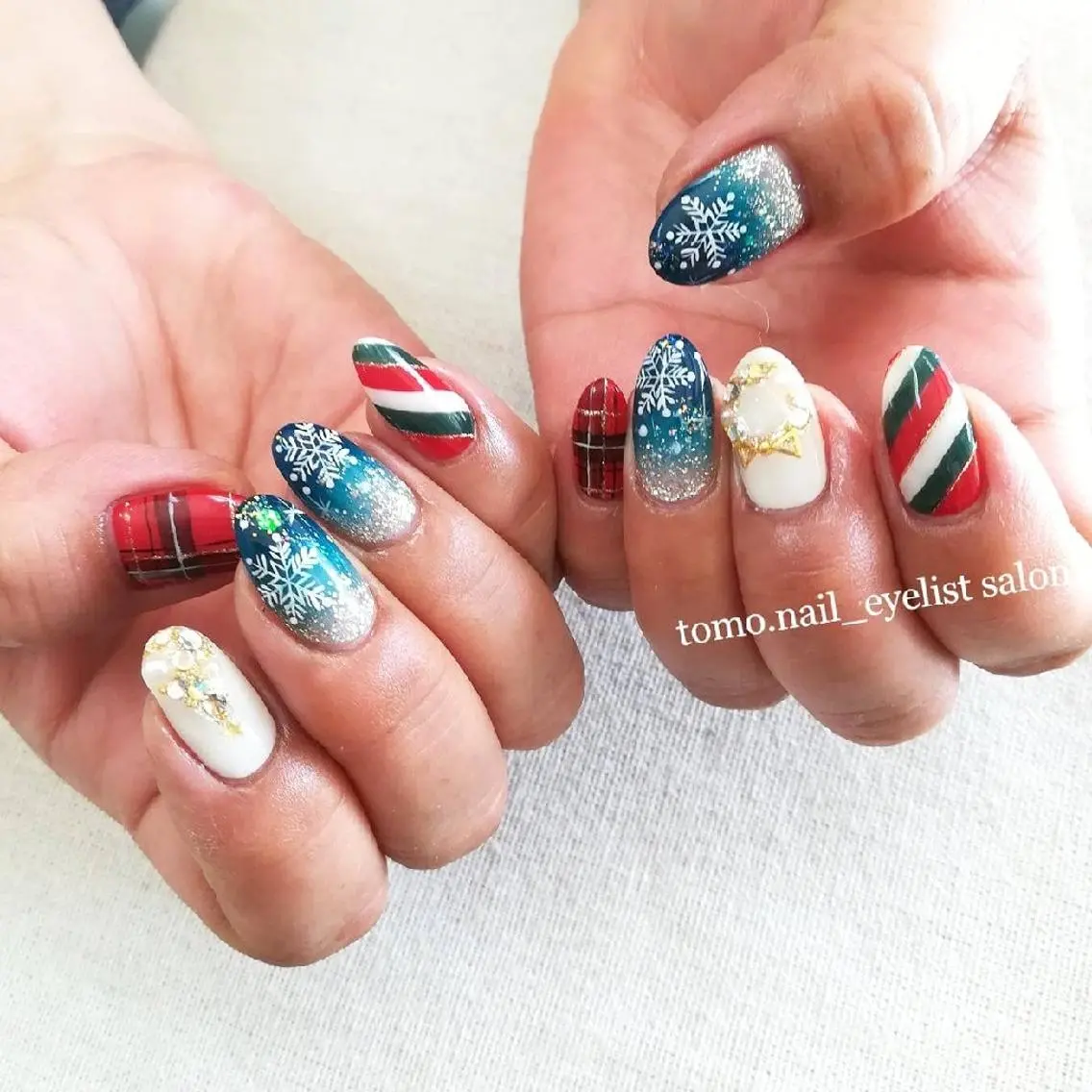 ネイル シンプルネイル 冬ネイル クリスマス tomonail eyelistのマツエク・マツパデザイン