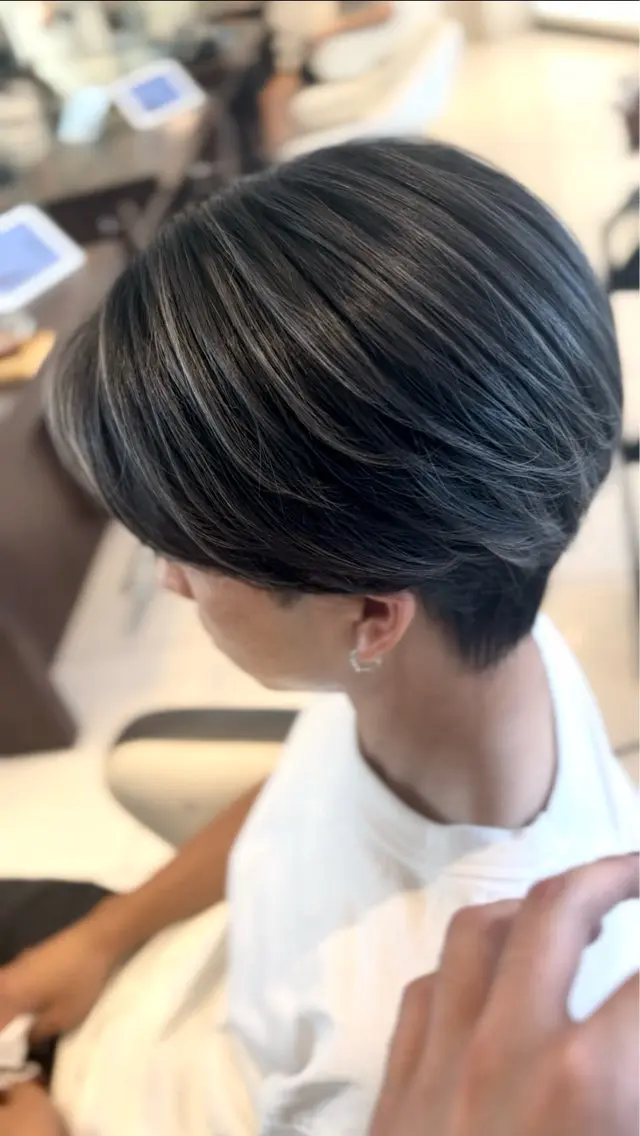 ショート ハイライト earth甲府昭和店 東 允のヘアスタイル