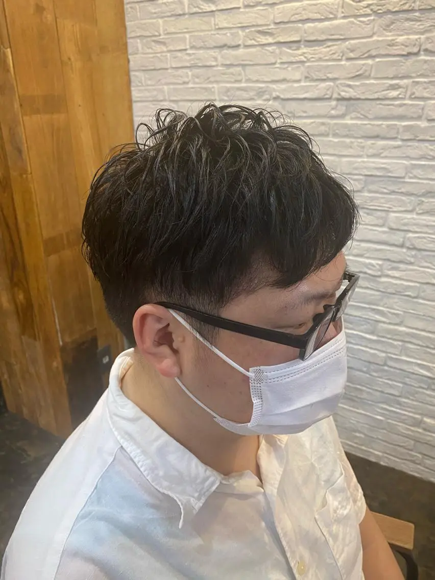 メンズ限定‼️シークレットパーマ🤩トップに動きや立ち上がりが欲しい人におすすめのポイントパーマ(部分パーマ)です🤩の写真