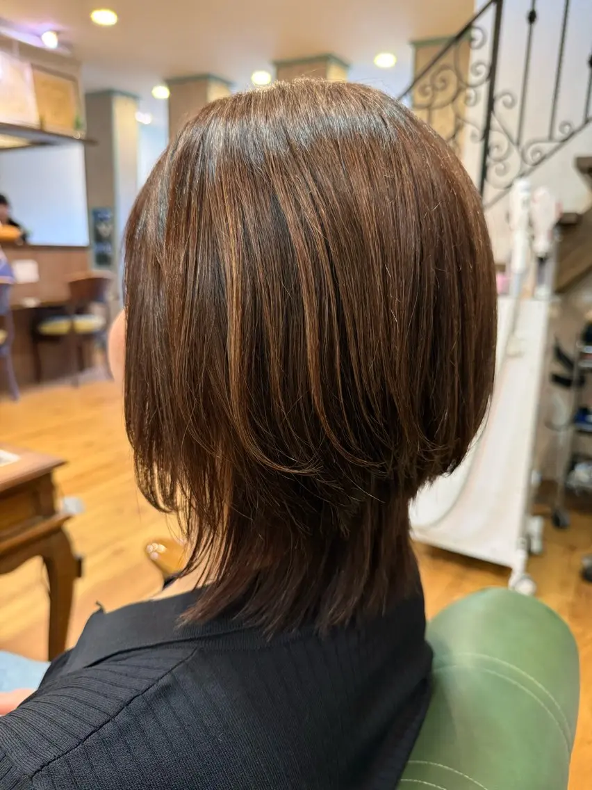 ミディアム カラー ブラウンカラー カット ヘアカラー 中浦 綾乃のヘアスタイル