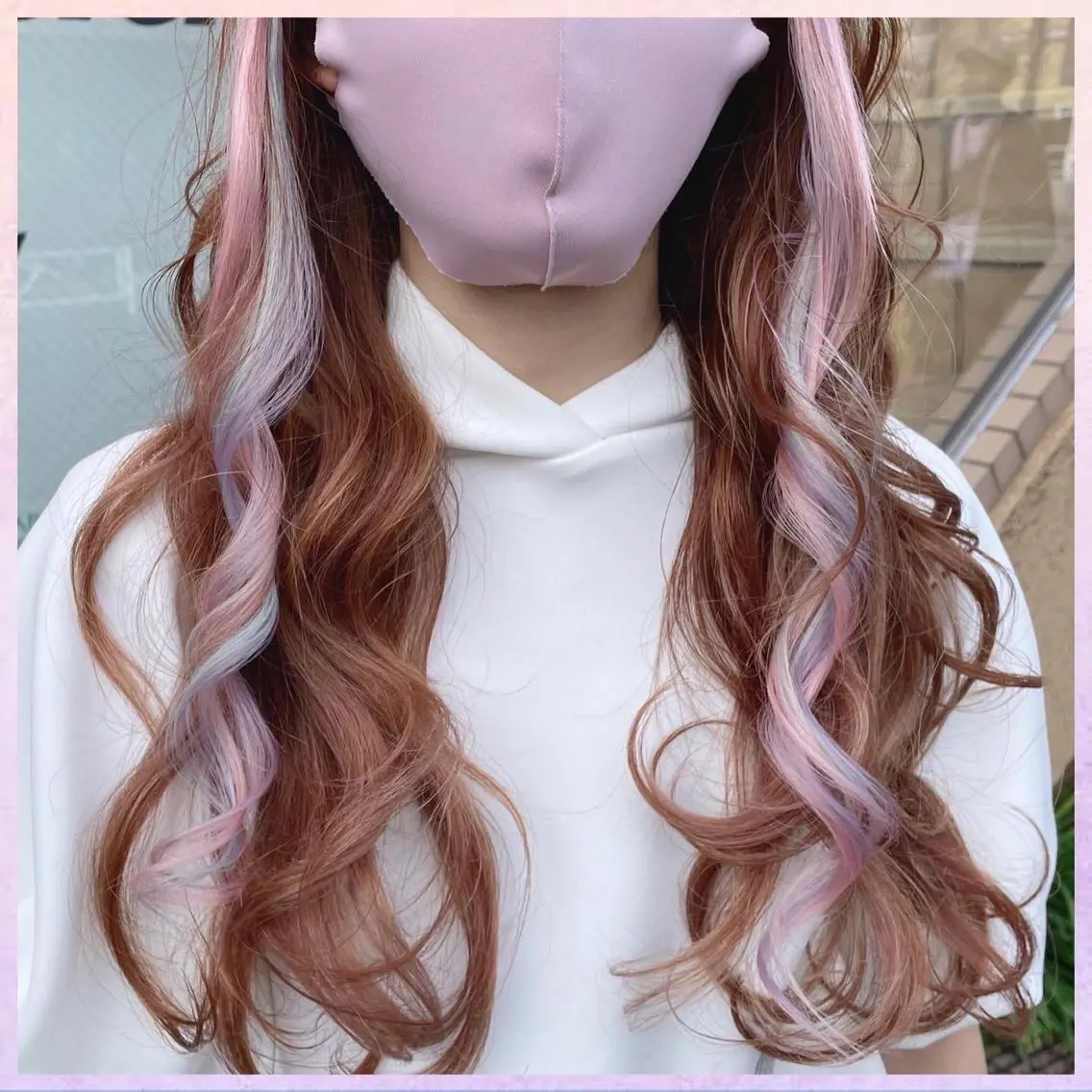 ロング カラー パーマ ヘアアレンジ 編み込みエクステ シールエクステ インナーカラー ユニコーンカラー エクステ 八巻 晴香のヘアスタイル