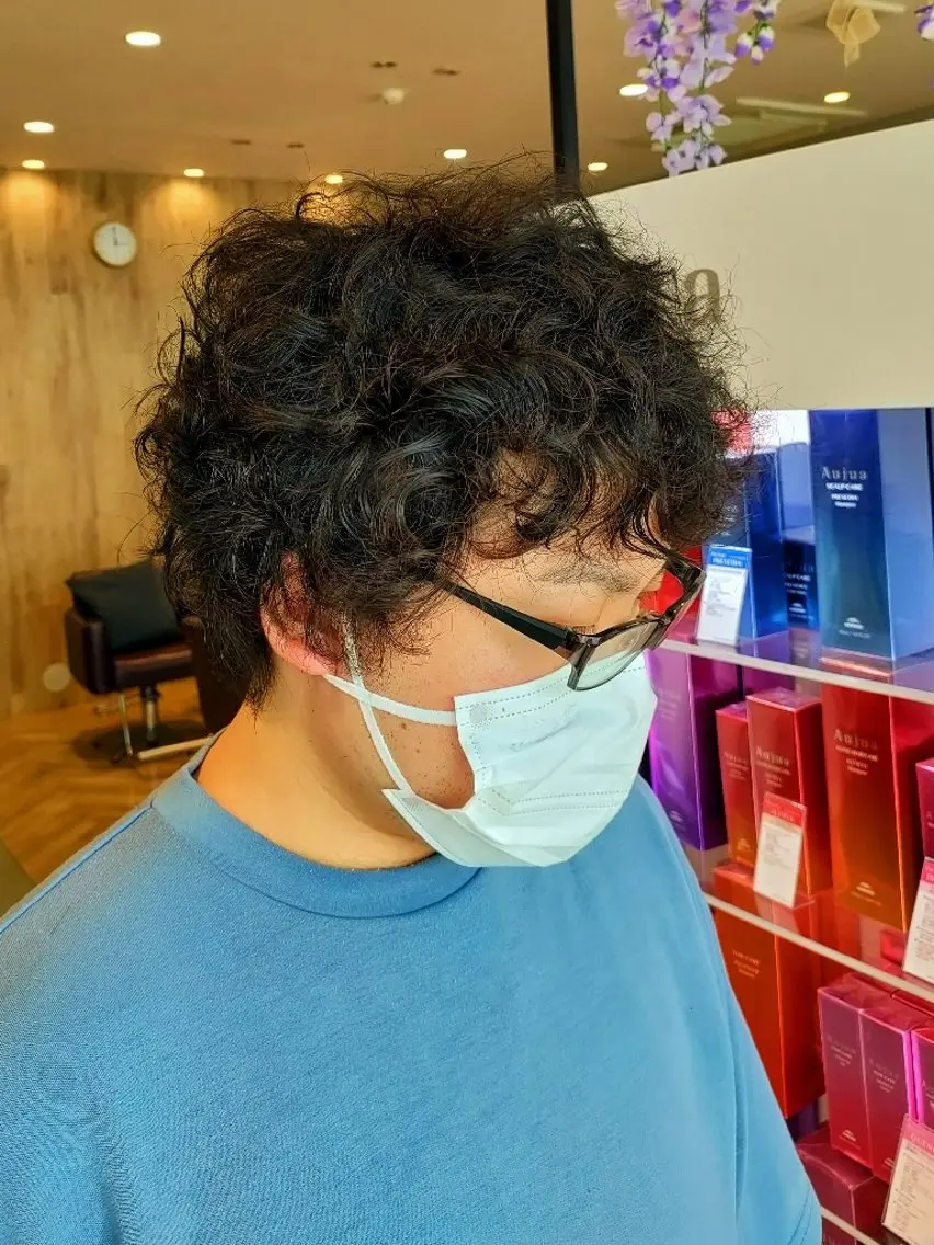 ショート メンズ パーマ メンズパーマ プードルパーマ 刈り上げ プードルパーマ カット 小野 凜太郎のヘアスタイル