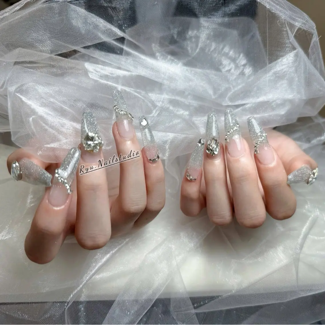 ネイル アートネイル フラワーネイル フレンチネイル ジェルネイル グラデーション ハンドネイル Ryu Nail NekoChanのネイルデザイン