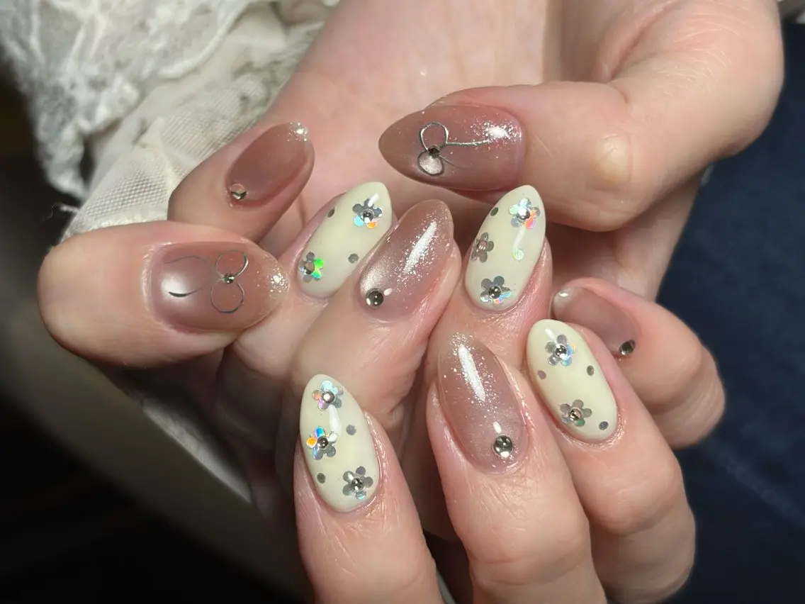 ネイル オーロラネイル 長さ出し フレンチネイル ジェルネイル ガラスフレンチ ハンドネイル Rela・S NAILのネイルデザイン