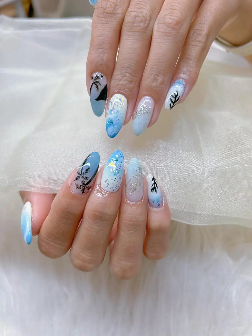 ネイル アートネイル ブルー キラキラネイル ラメ(グリッター) 夏ネイル ハンドネイル Gold Nail 千葉/風香のネイルデザイン