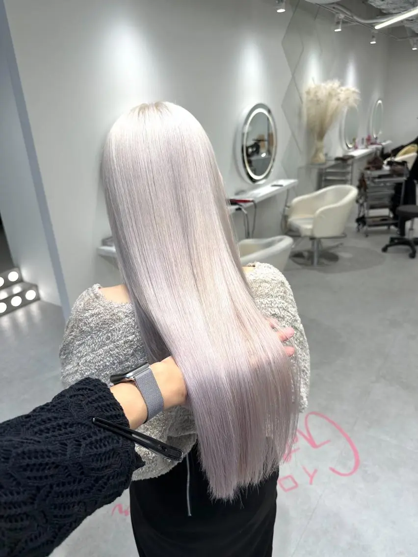 ✨ブリーチ2回＋オンカラー＋毛先カット✨の写真
