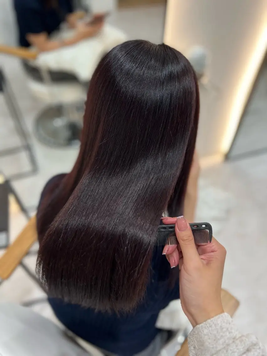 セミロング カラー Zina aimiのヘアスタイル