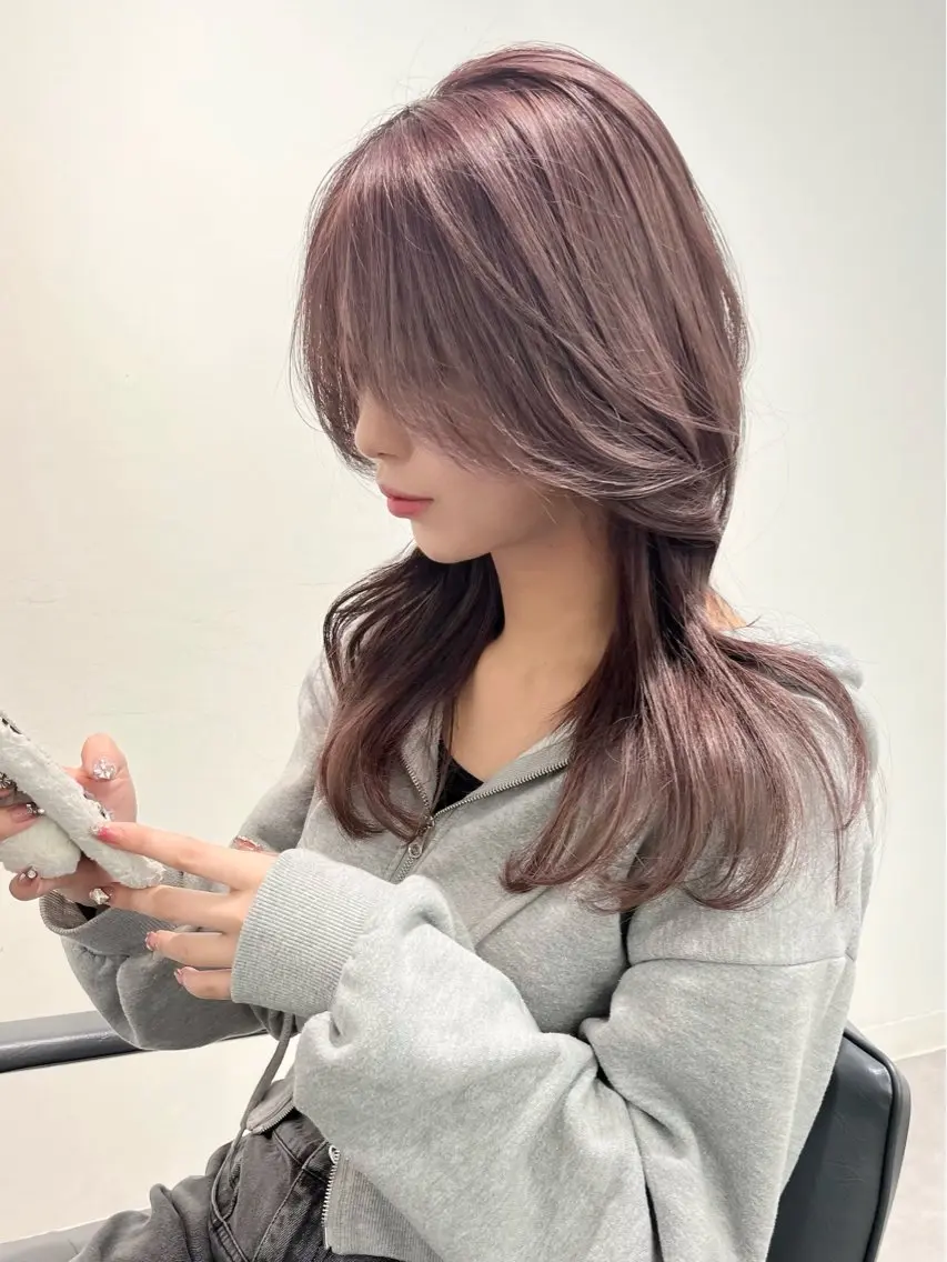セミロング カラー ダブルカラー グレージュ ハイトーンカラー ラベンダーカラー ラベンダーグレージュ カット ヘアカラー トリートメント 韓国ハッシュカット/ 新宿/髪質改善/岡崎のヘアスタイル