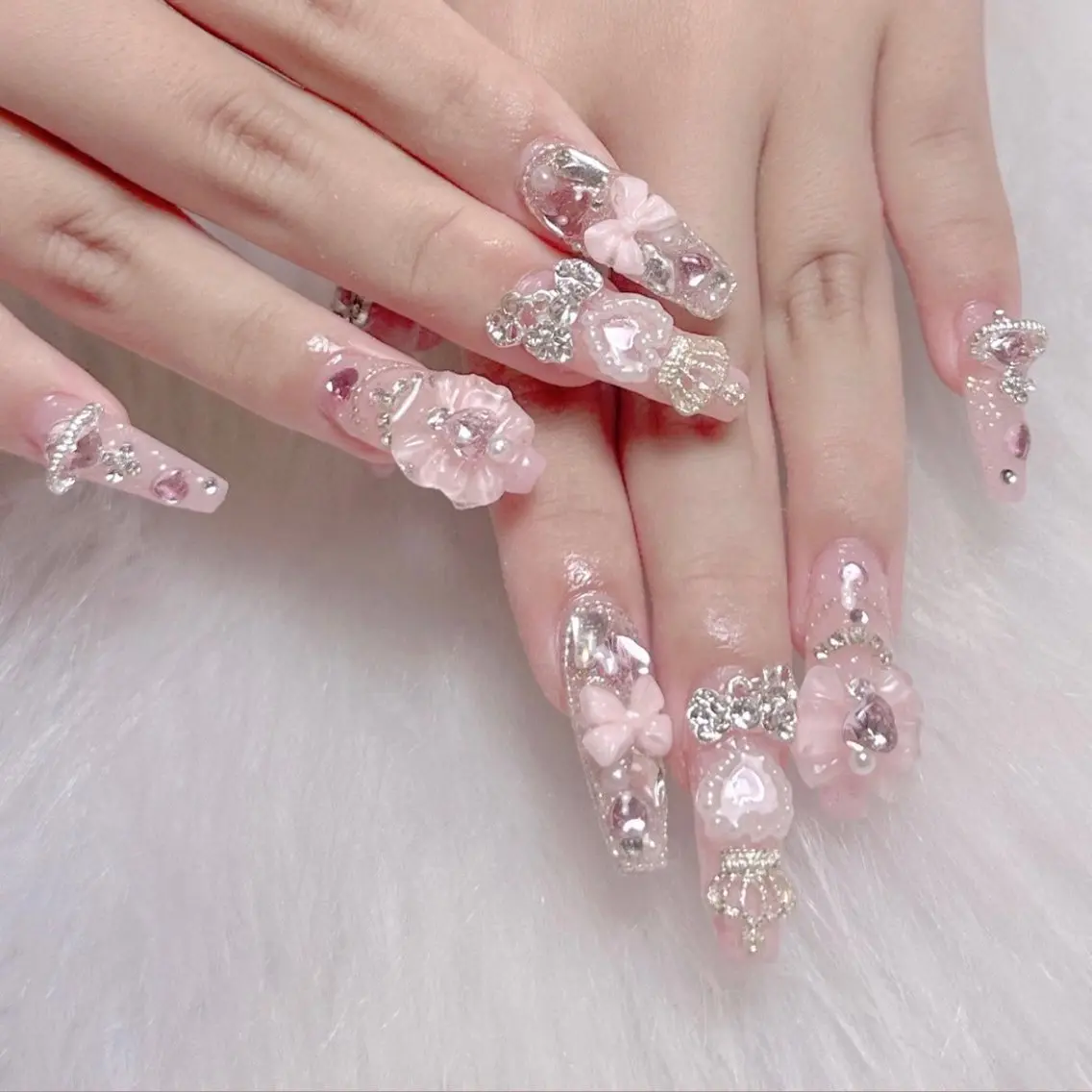 長さだし10本💅＋持ち込みデザイン✨パーツつけ放題！の写真