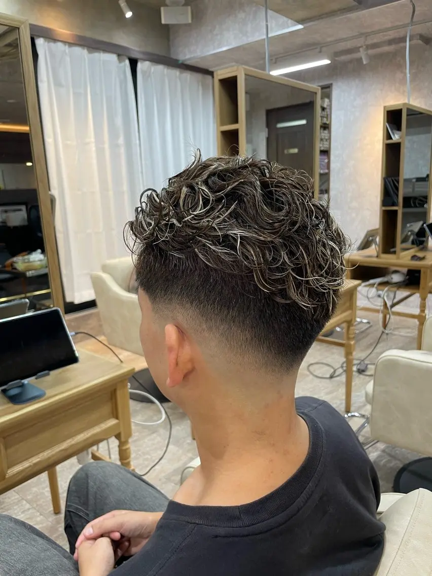 🌀メンズパーマスタイル🌀カット・パーマ込み。ツイストやピンパーマもOK💇♂️の写真