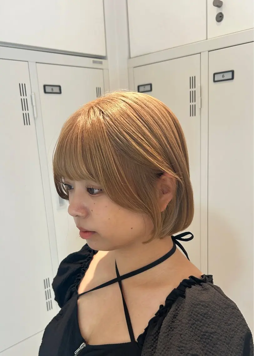 ショート カラー ブリーチ ハイトーンカラー ボブ 顔周りカット カット ヘアカラー ダブルカラー 🩷Rio🩷のヘアスタイル