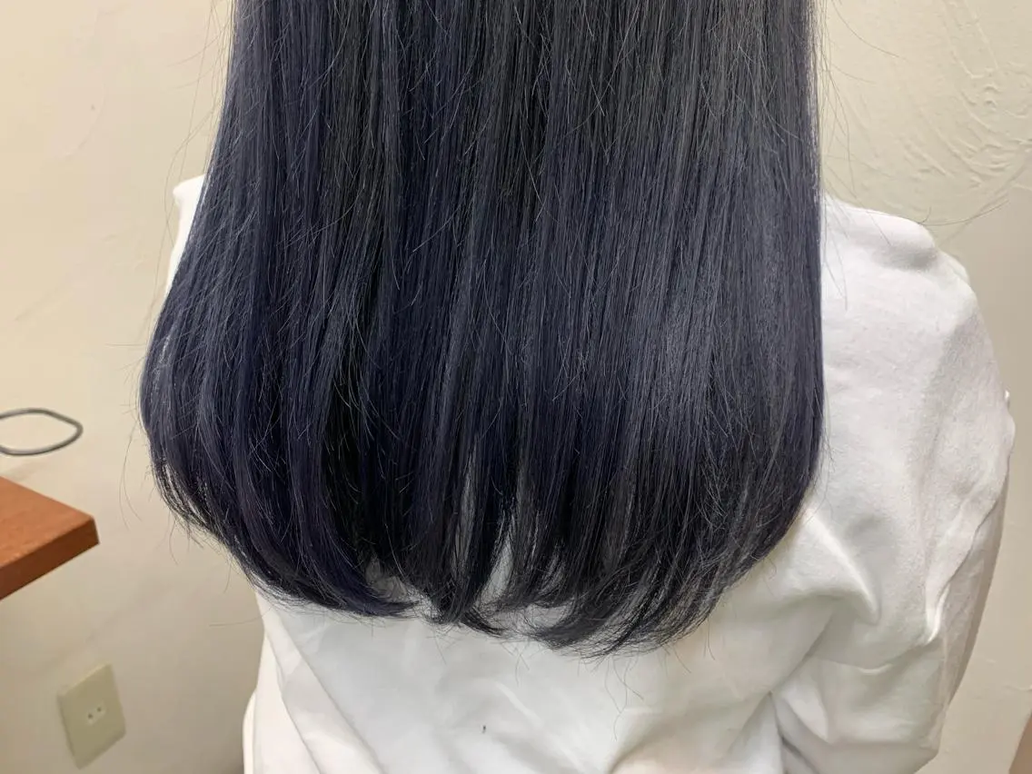 ロング カラー ブリーチ 三好 羽美のヘアスタイル