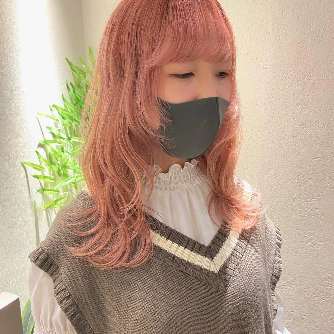 カラー カマチョ タイスのヘアスタイル
