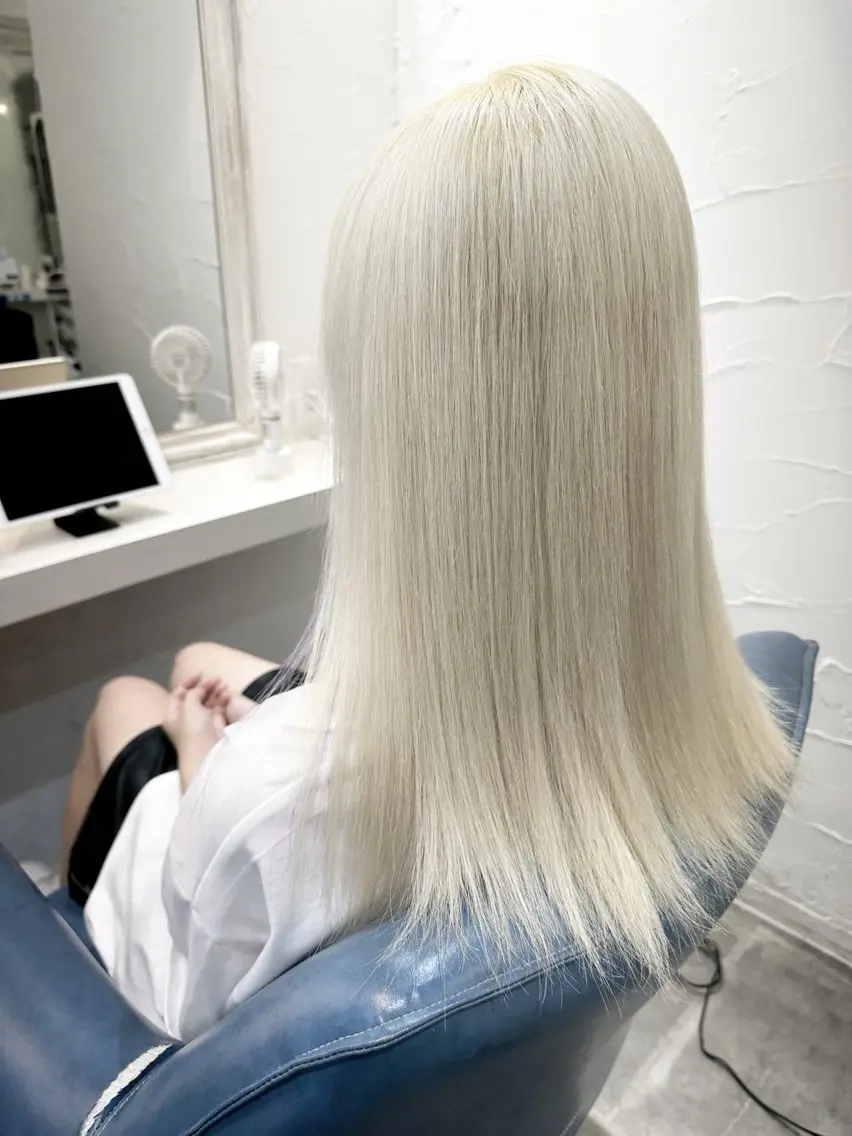 ミディアム カラー ブリーチ ブロンド 中目黒✂︎店長✂︎ TOMOHIROのヘアスタイル
