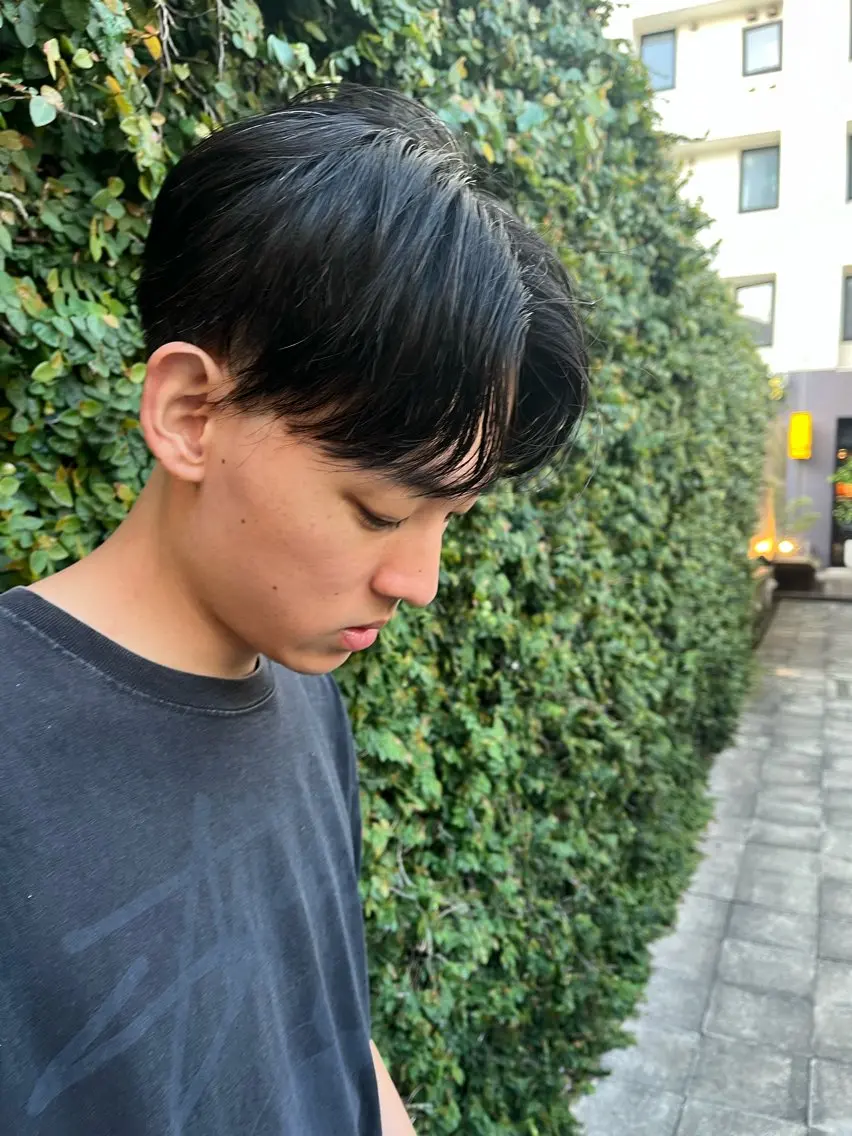 メンズ センターパート ワタナベ カンタのヘアスタイル