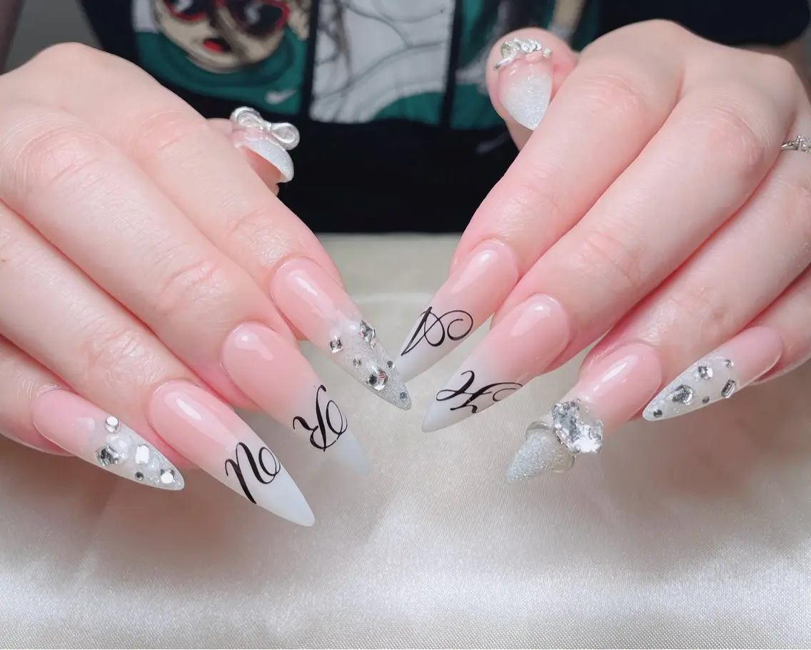 ネイル アートネイル オーロラネイル フラッシュネイル フットネイル フレンチネイル Sora nail 長さ出し専門店のネイルデザイン