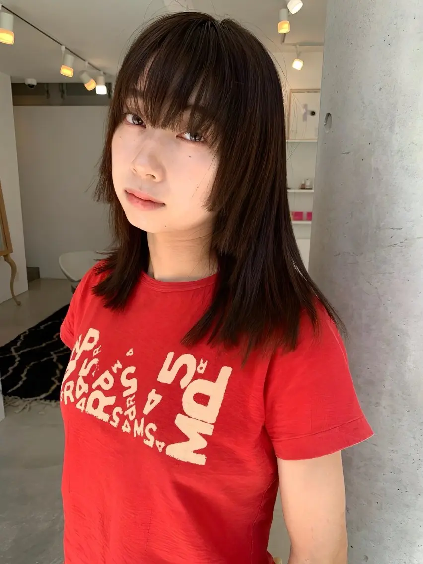 セミロング 顔周りカット カット トリートメント オカモト ハルカのヘアスタイル