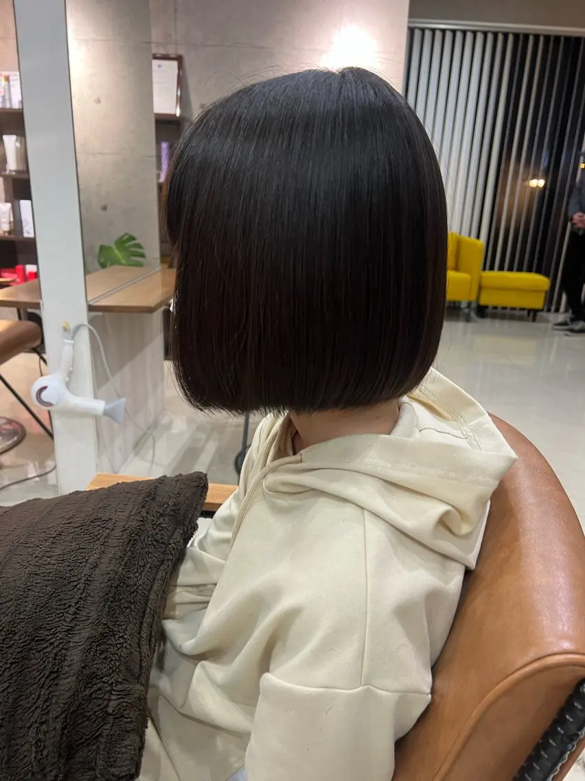 ショート ワンレンボブ ボブ カット 廣瀬 愛のヘアスタイル