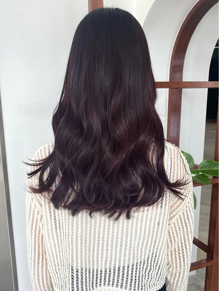 ロング カラー ボルドーカラー カシス 透明感カラー レッドカラー JESSI / Sopiのヘアスタイル