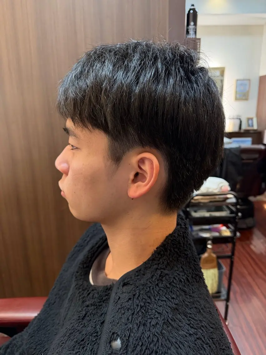 ショート メンズ 糸山 仁のヘアスタイル