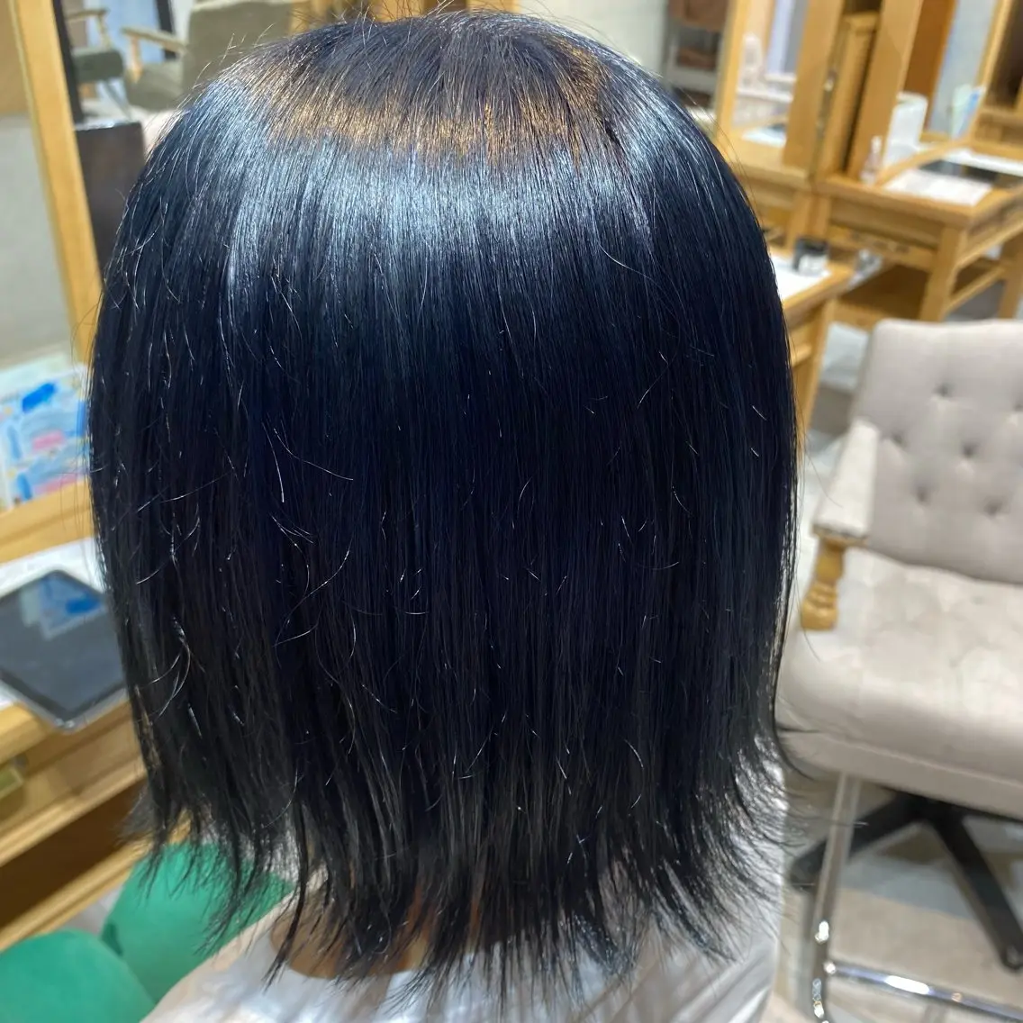 ミディアム カラー ネイビーカラー あき えいみのヘアスタイル