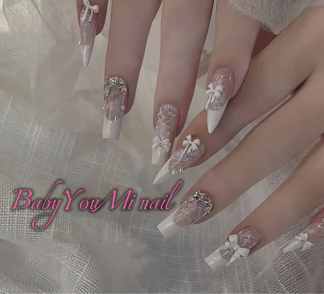 ネイル オーロラネイル フラワーネイル フットネイル フレンチネイル ジェルネイル ハンドネイル BabyYouMi nailのネイルデザイン