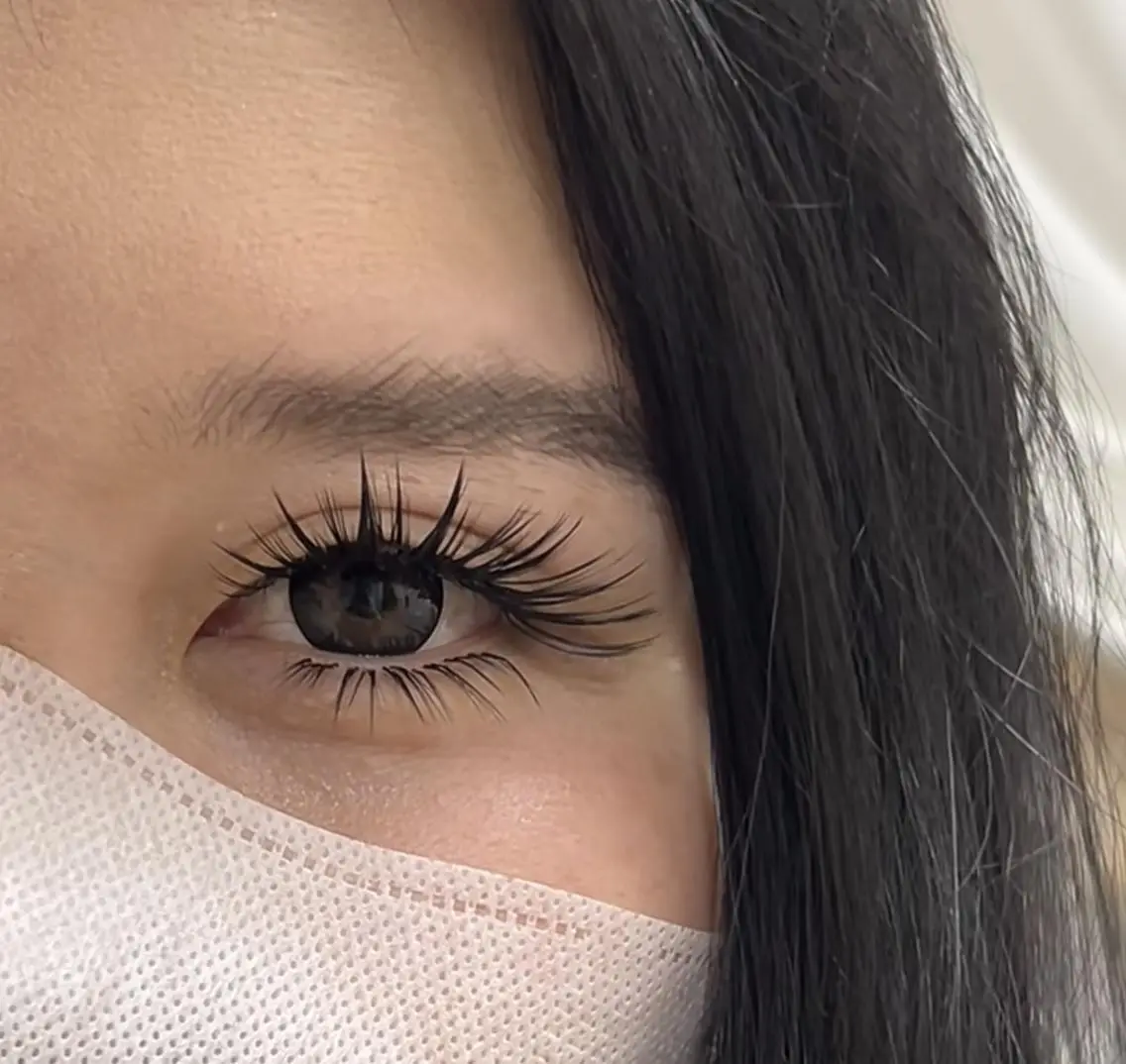 マツエク・マツパ 束感まつ毛 韓国風マツエク 下まつげエクステ ワンホンマツエク Ruka🍭ワンホン 漫画🦊マツエク店のマツエク・マツパデザイン