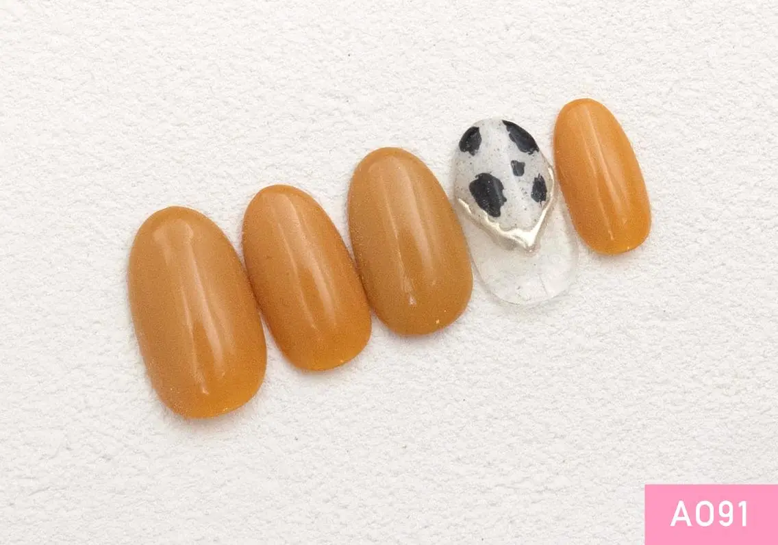 ネイル シルバー 新橋🍋 Nailのネイルデザイン