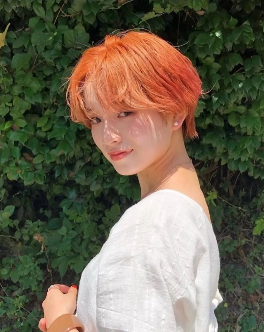 ショート カラー オレンジ ヘアカラー シンバヒナノ/パーマ レイヤー/髪質改善のヘアスタイル