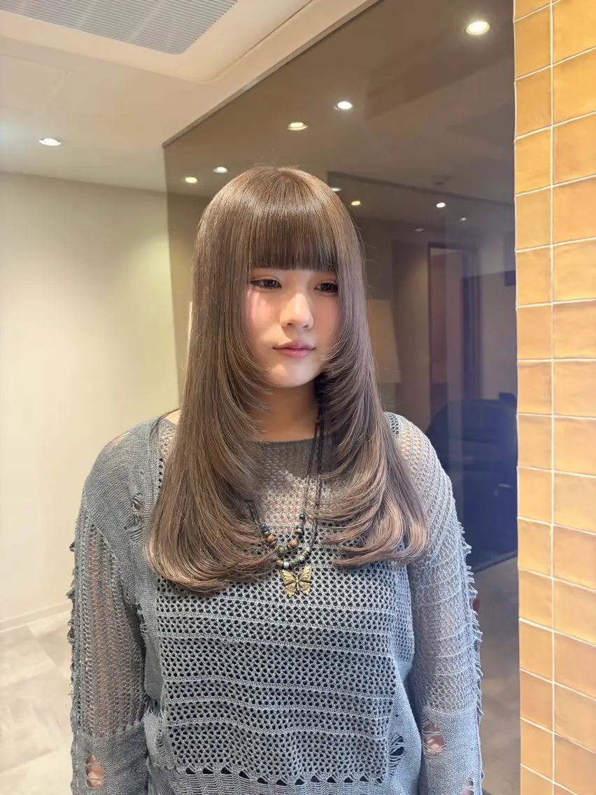 ミディアム カラー ミディアムレイヤー ブリーチ 透明感カラー グレージュ レイヤーカット カット ヘアカラー トリートメント ﾚｲﾔｰ🩵透明感 ೀユイ🌙のヘアスタイル