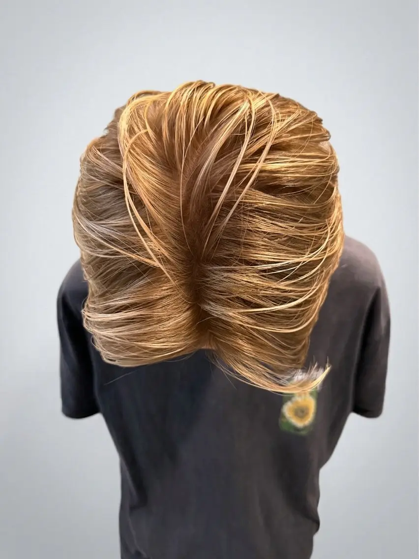 カラー メンズ メンズブリーチ メンズハイライト メンズハイトーン ベージュカラー ブリーチ カット ヘアカラー 心斎橋メンズサロン リベルテグリットのヘアスタイル