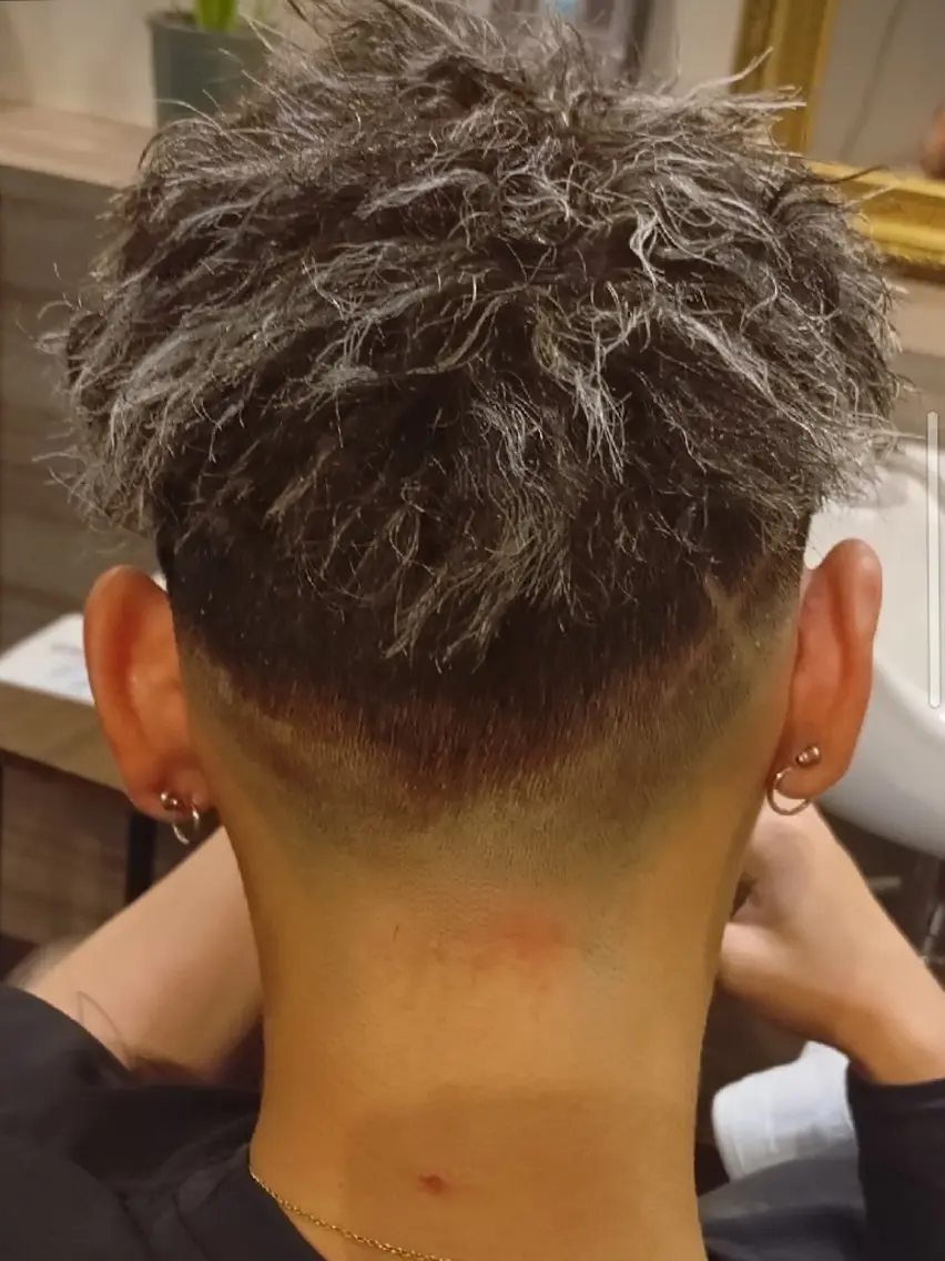 メンズ パーマ フェードカット 宮下 渚のヘアスタイル