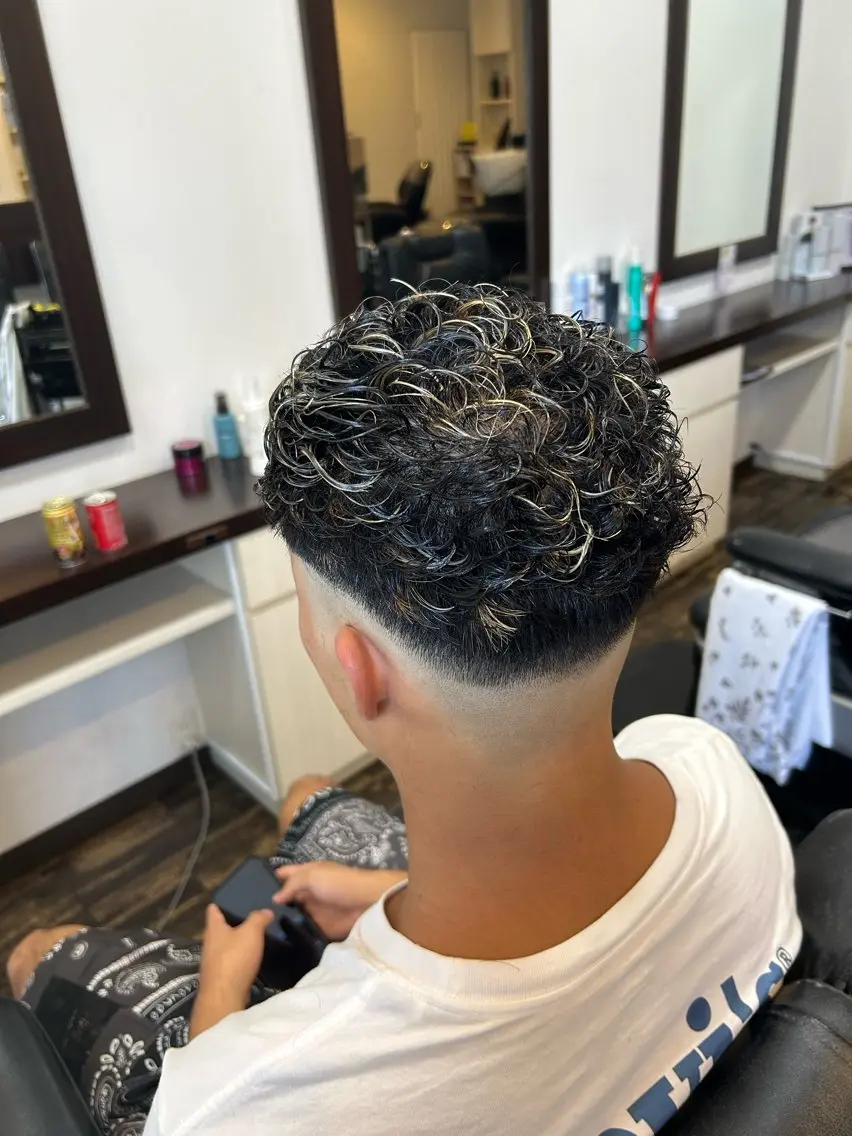 ショート カラー パーマ メンズ RYOMA (リョーマ)のヘアスタイル