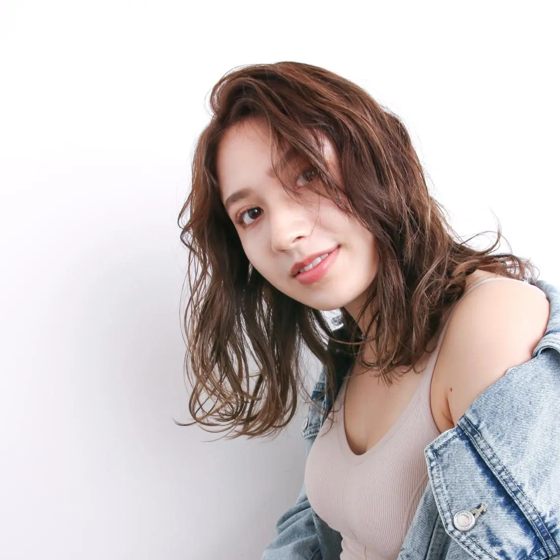 ミディアム カラー パーマ ツイスパ/波巻き対応 メンズ特化　石川愛理のヘアスタイル