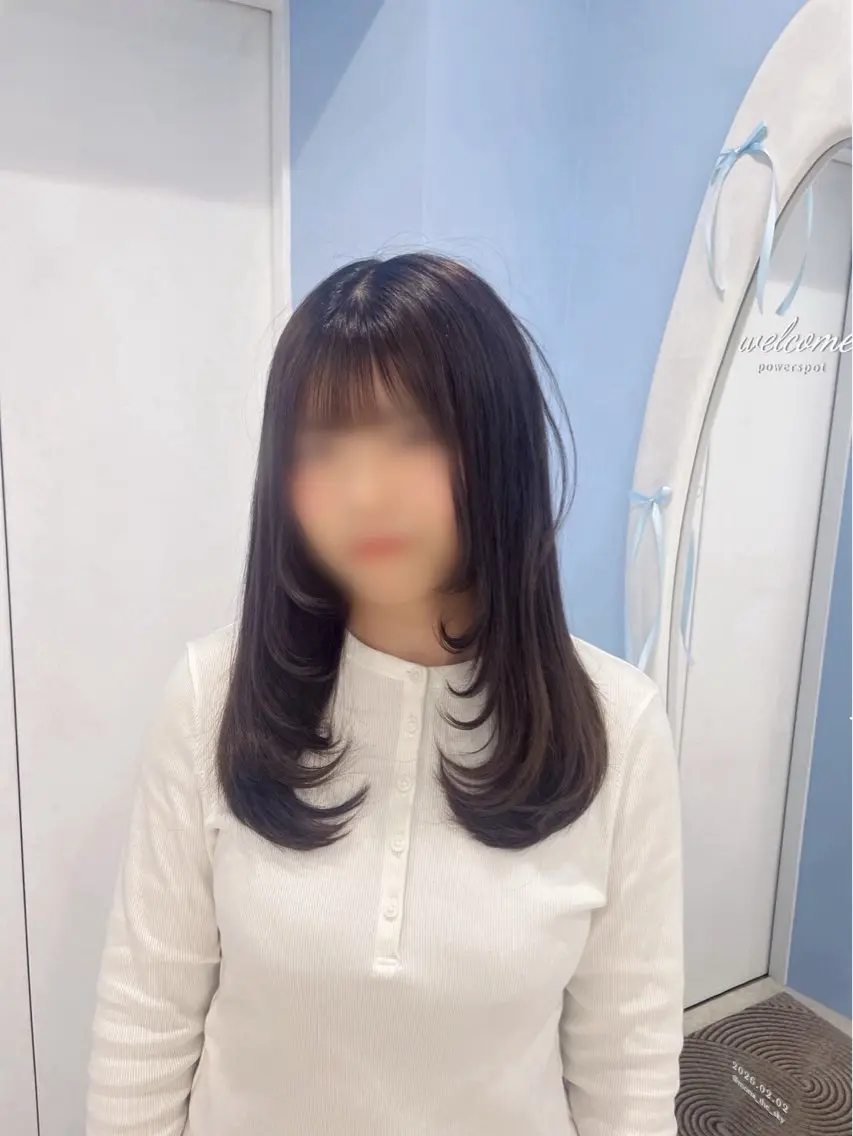 ミディアム MONA AKARIのヘアスタイル