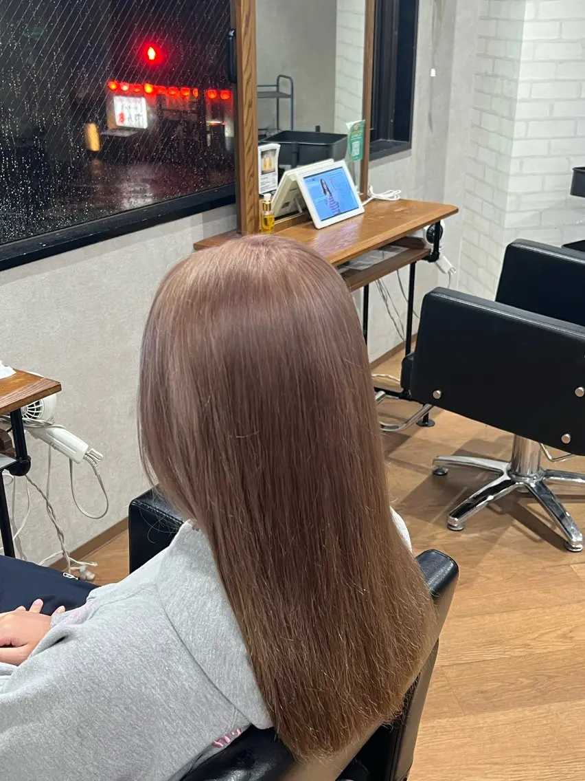 ロング カラー グレージュ ピンクカラー ヘアカラー レ ナのヘアスタイル