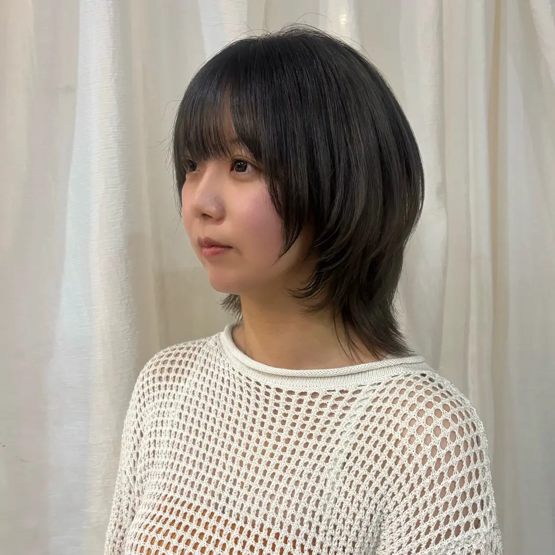 ミディアム 顔周りカット レイヤーカット ウルフカット カット ゆうめ 透明感カラー /韓国風レイヤーのヘアスタイル