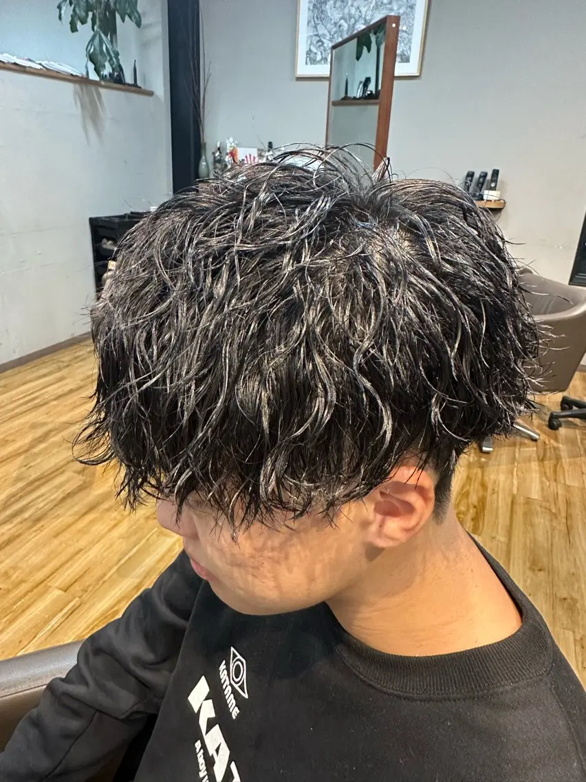 パーマ メンズ arika オケシ　リョウダイのヘアスタイル