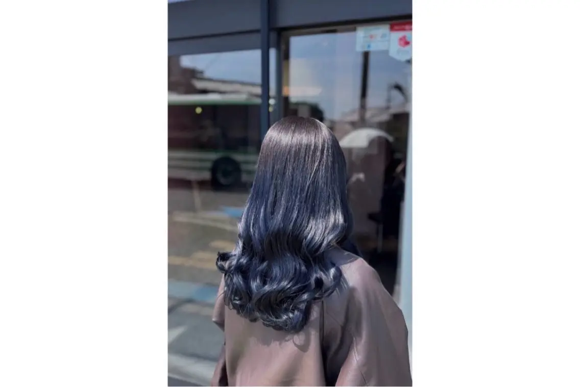 カラー 梶 瑞希のヘアスタイル