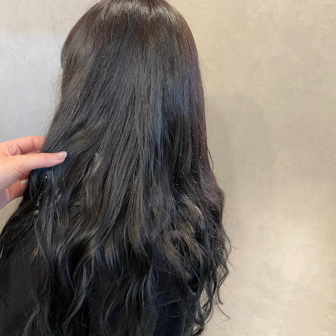 ロング カラー 黒髪 ブルーカラー 透明感カラー 🍮中山詩乃🍮顔 まわりデザイン◎のヘアスタイル