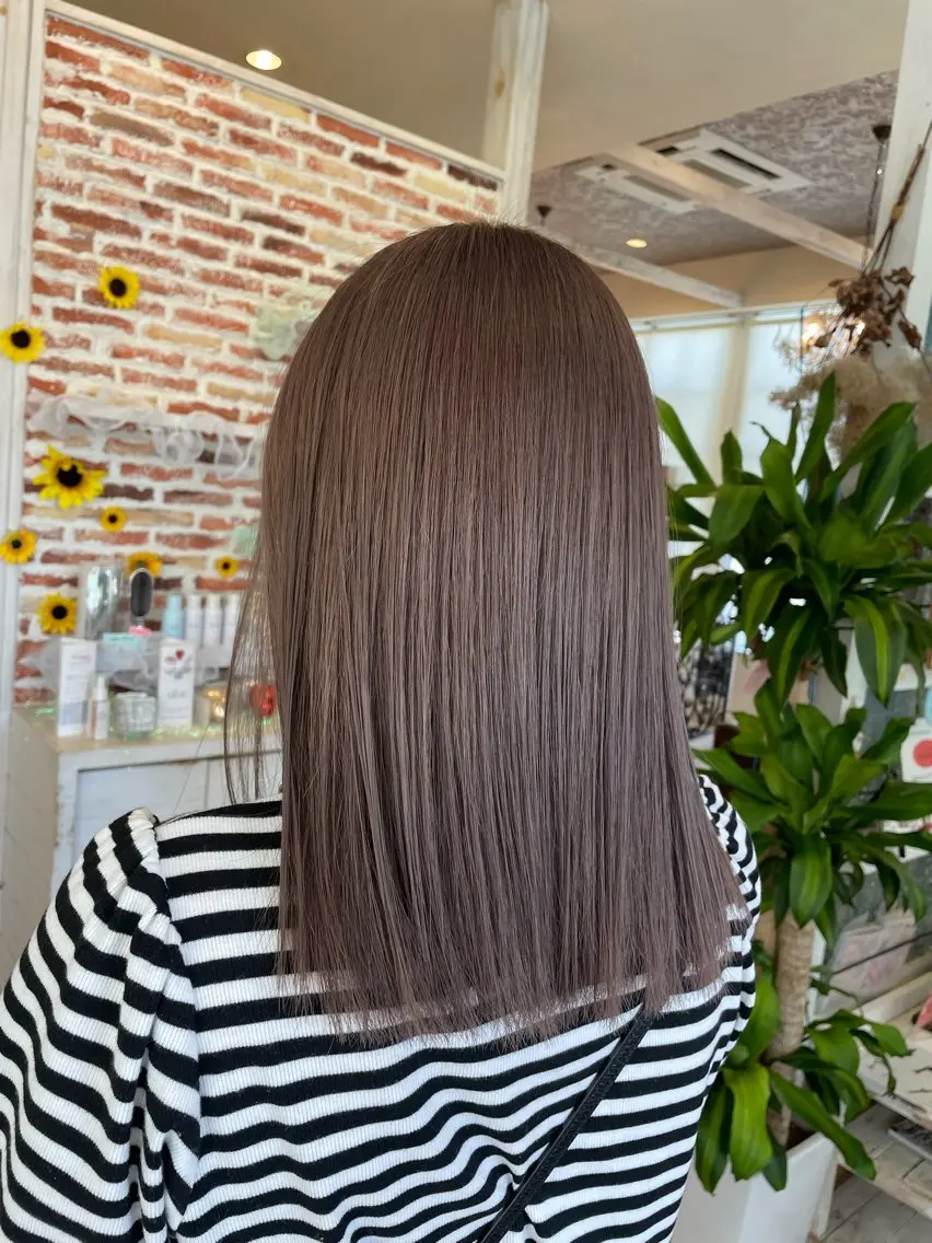 セミロング カラー ベージュカラー 透明感カラー ダブルカラー ミルクティーベージュ 東恩納 誠のヘアスタイル