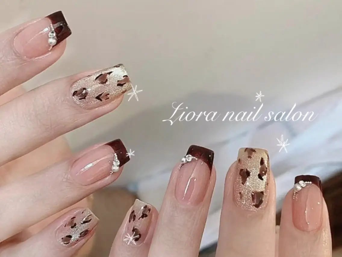 ネイル フレンチネイル ジェルネイル ガーリー グラデーション キラキラネイル ハンドネイル Liora nailのネイルデザイン