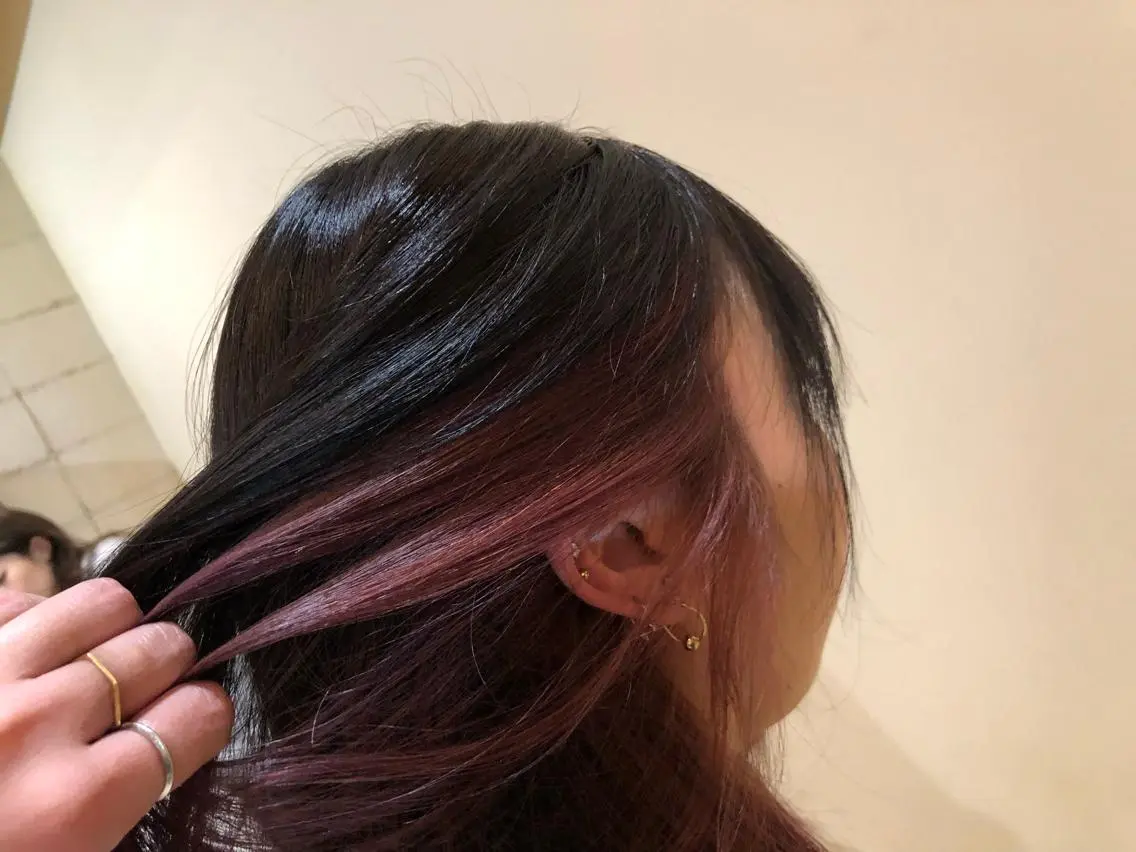 セミロング カラー ブリーチ ひろせ かなのヘアスタイル