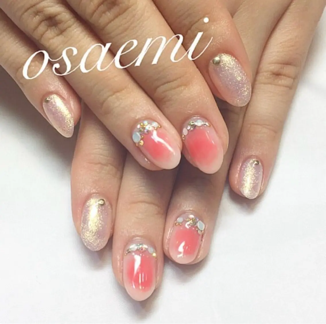 ネイル チークネイル フラッシュネイル フレンチネイル グラデーション ラメ(グリッター) ハンドネイル osa emiのネイルデザイン