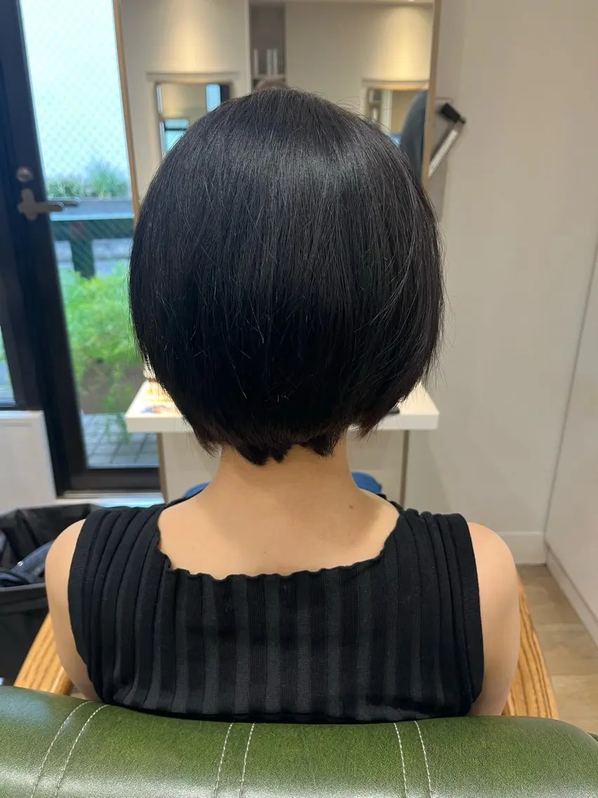 ショート カラー ブラウンカラー ダークブラウン 小鴨 美佳のヘアスタイル