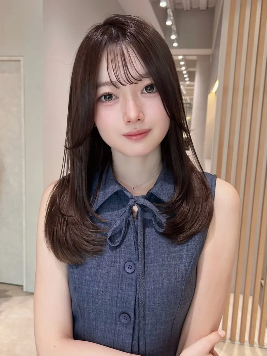 ミディアム カラー カット ヘアカラー トリートメント 興津/レイヤー/韓国 透明感カラー/縮毛のヘアスタイル