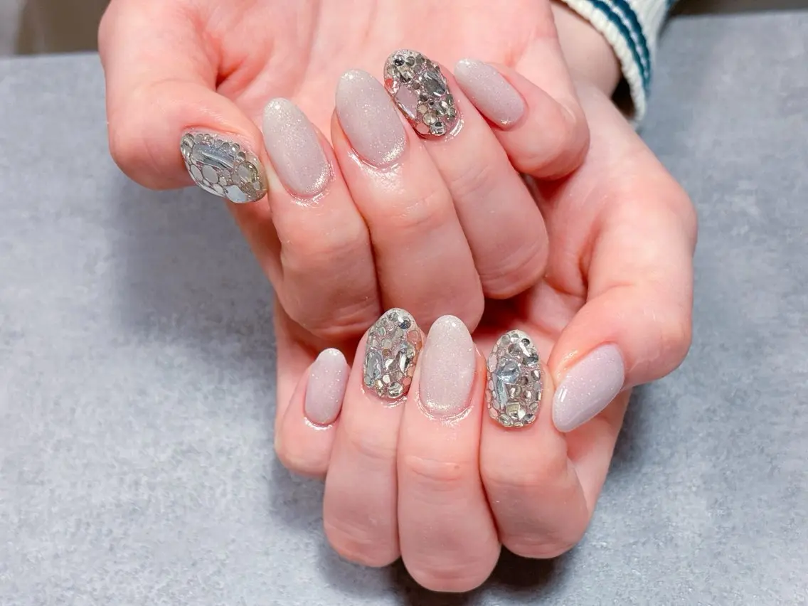 ネイル フラワーネイル ジェルネイル マグネットネイル ミラーネイル ニュアンスネイル ハンドネイル ハンドケア 💫ゆか_ Nailartistのネイルデザイン
